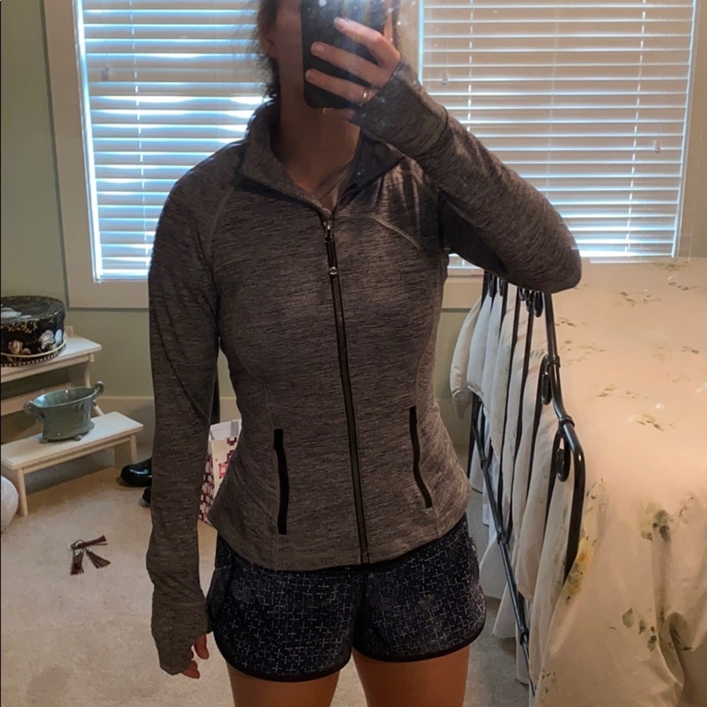 Lululemon jacket - Picture 4 of 6
